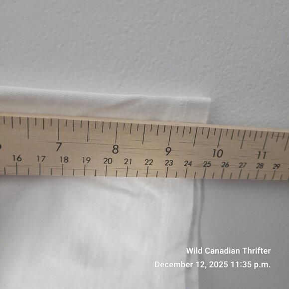 Guess XL FriendsWithYou Collab White Tee Cloud Logo Graphic Shirt - Picture 6 of 7